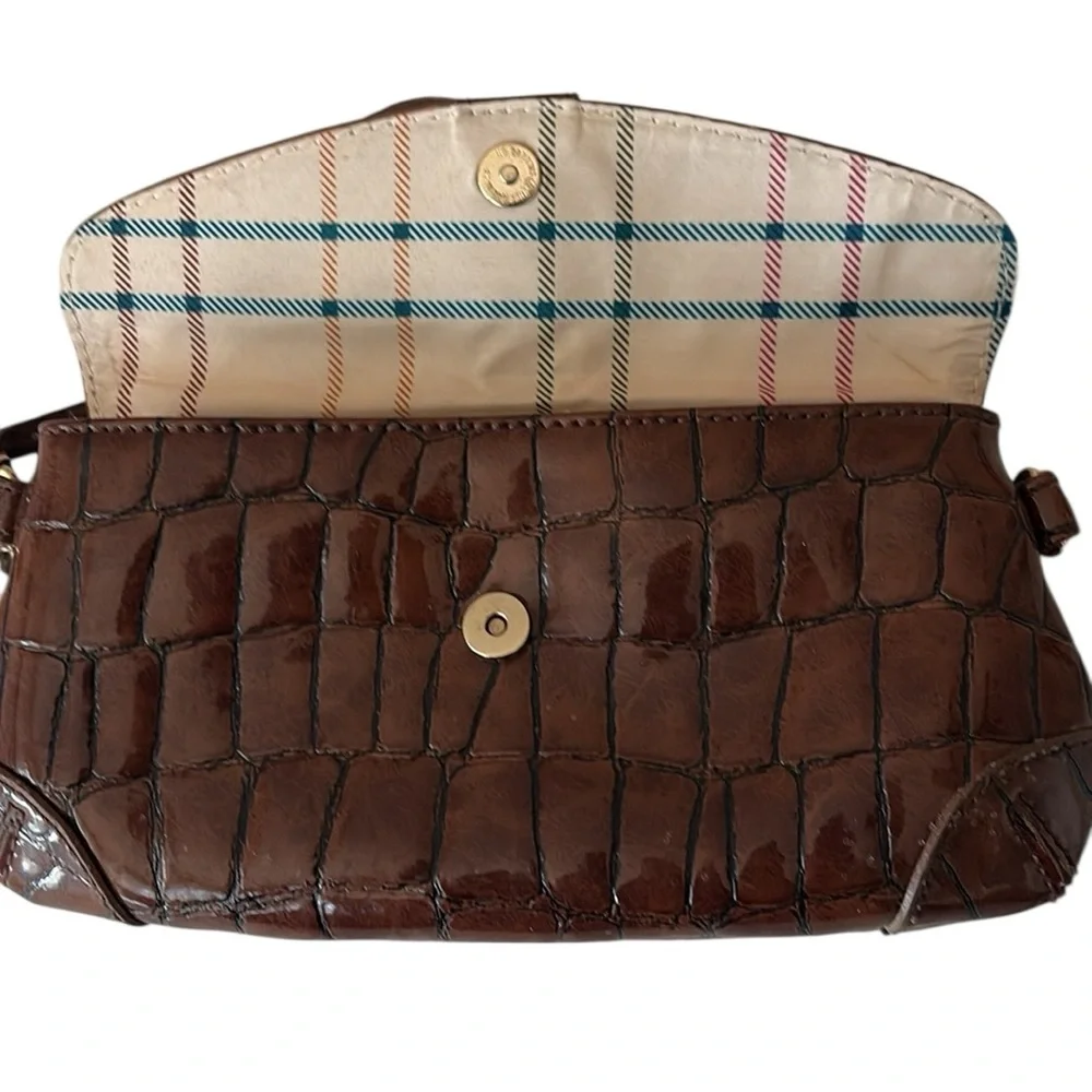 Liz Claiborne Vintage brown crocodile print wristlet with cloth tie accent,